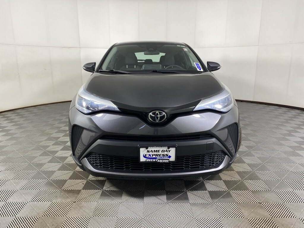 2021 Toyota C-HR LE photo 2