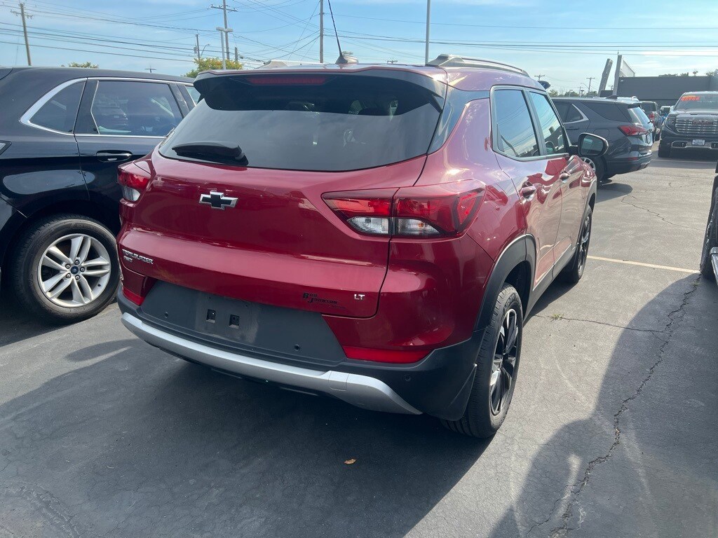 2021 Chevrolet Trailblazer LT photo 2