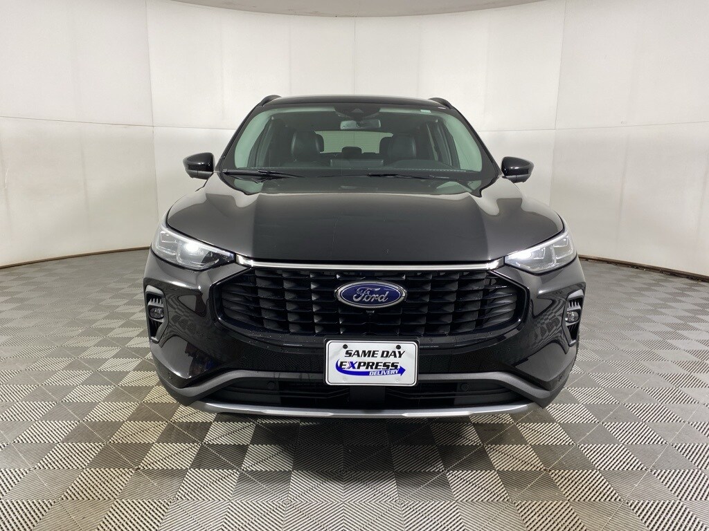 2024 Ford Escape Platinum photo 2