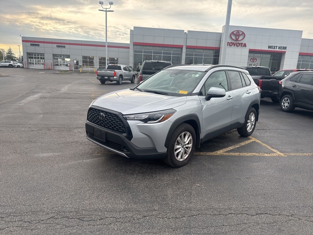 Used 2023 Toyota Corolla Cross LE SUV