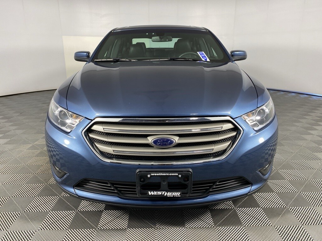 2018 Ford Taurus SEL photo 3