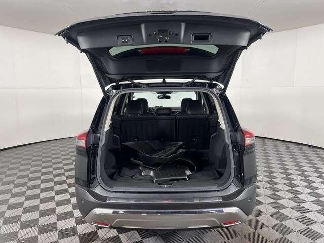 2021 Nissan Rogue Platinum photo 3