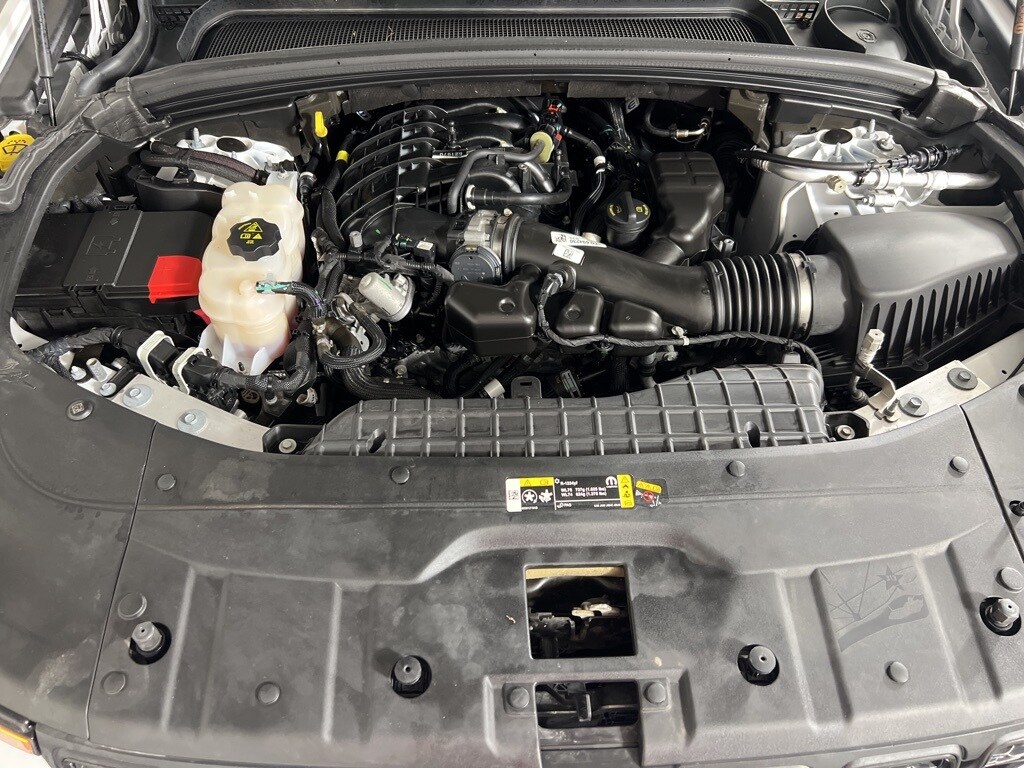 2023 Jeep Grand Cherokee Laredo Altitude X photo 2