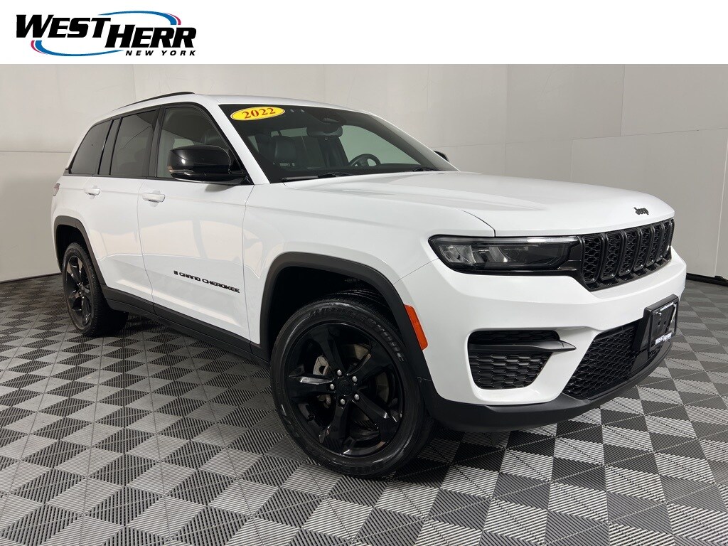 Used 2022 Jeep Grand Cherokee Laredo SUV
