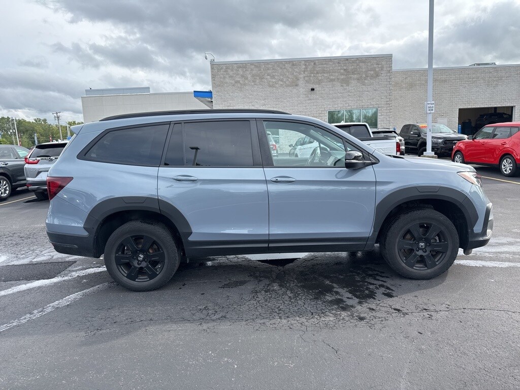 2022 Honda Pilot TrailSport photo 2