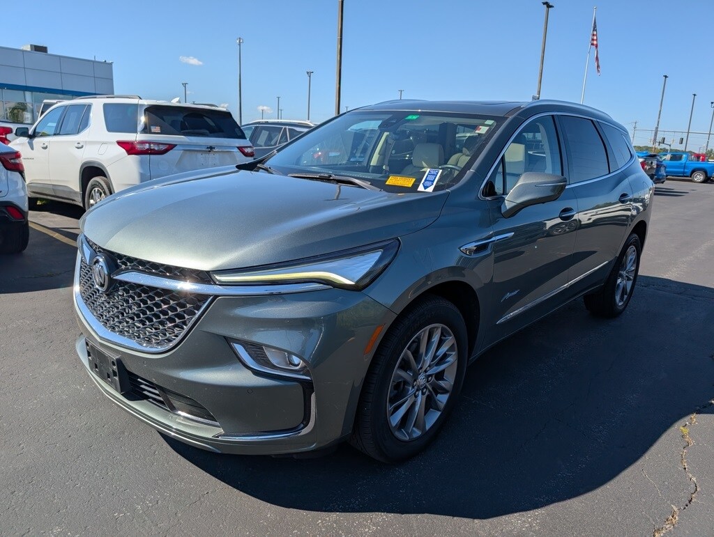 2023 Buick Enclave Avenir photo 3