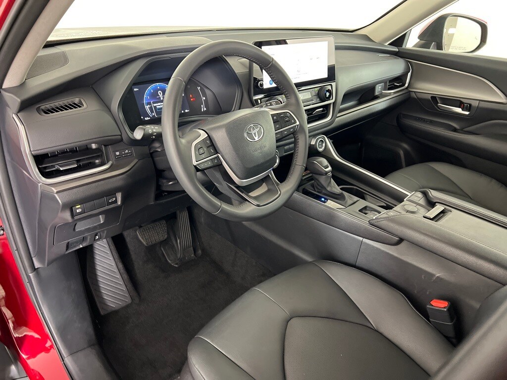 2024 Toyota Grand Highlander Hybrid Limited photo 2