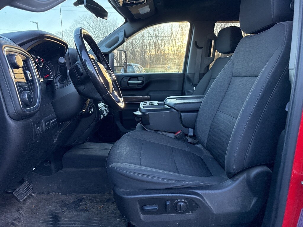 2022 Chevrolet Silverado 2500HD LT photo 3