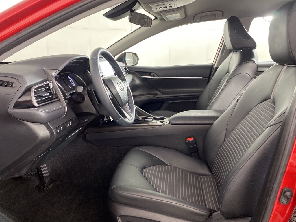 2023 Toyota Camry SE photo 4