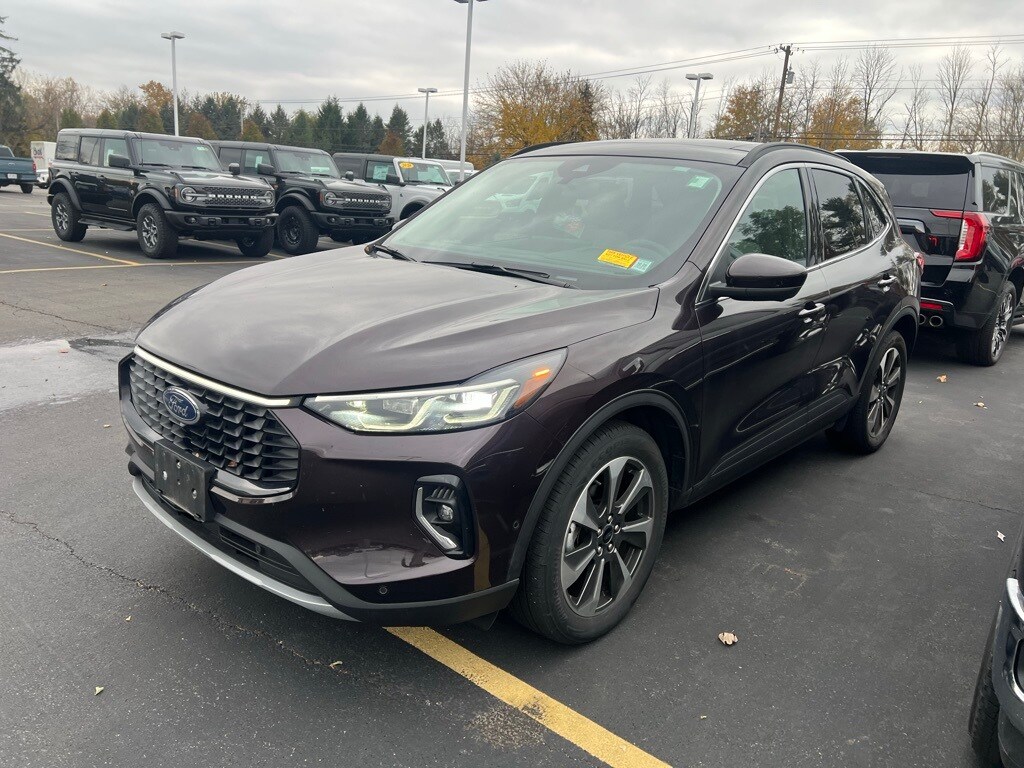 2023 Ford Escape Platinum photo 4