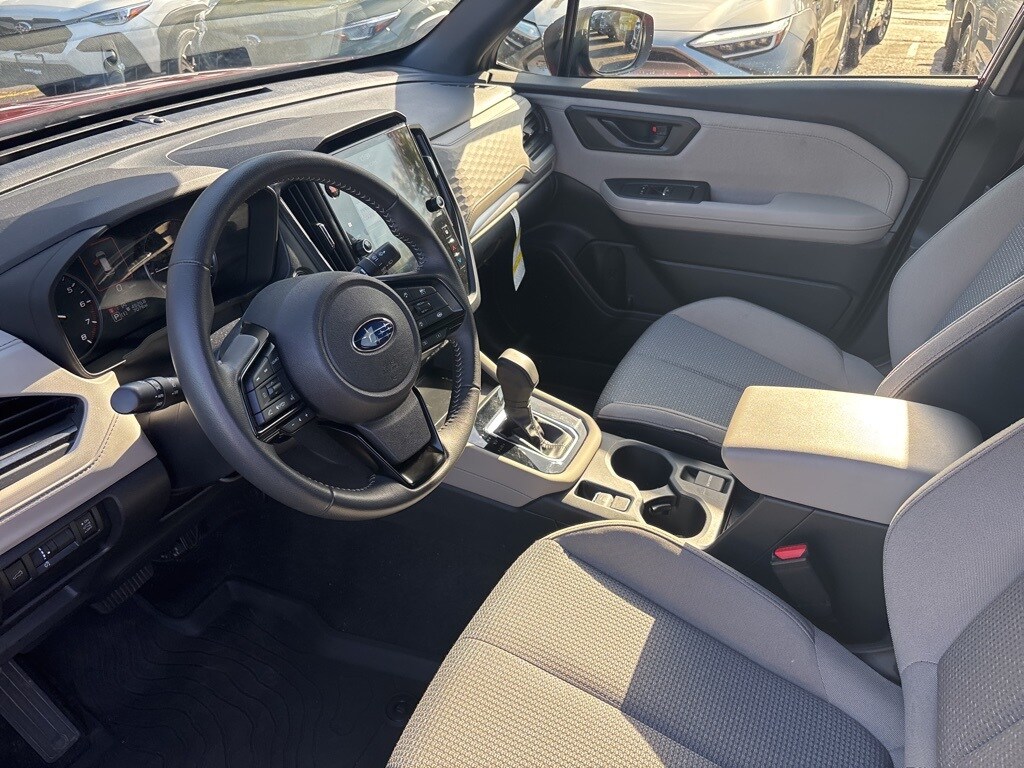 2025 Subaru Forester Premium photo 2