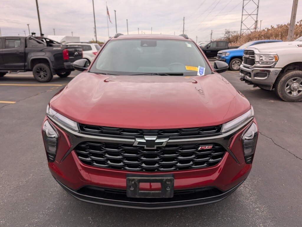 2024 Chevrolet Trax photo 2