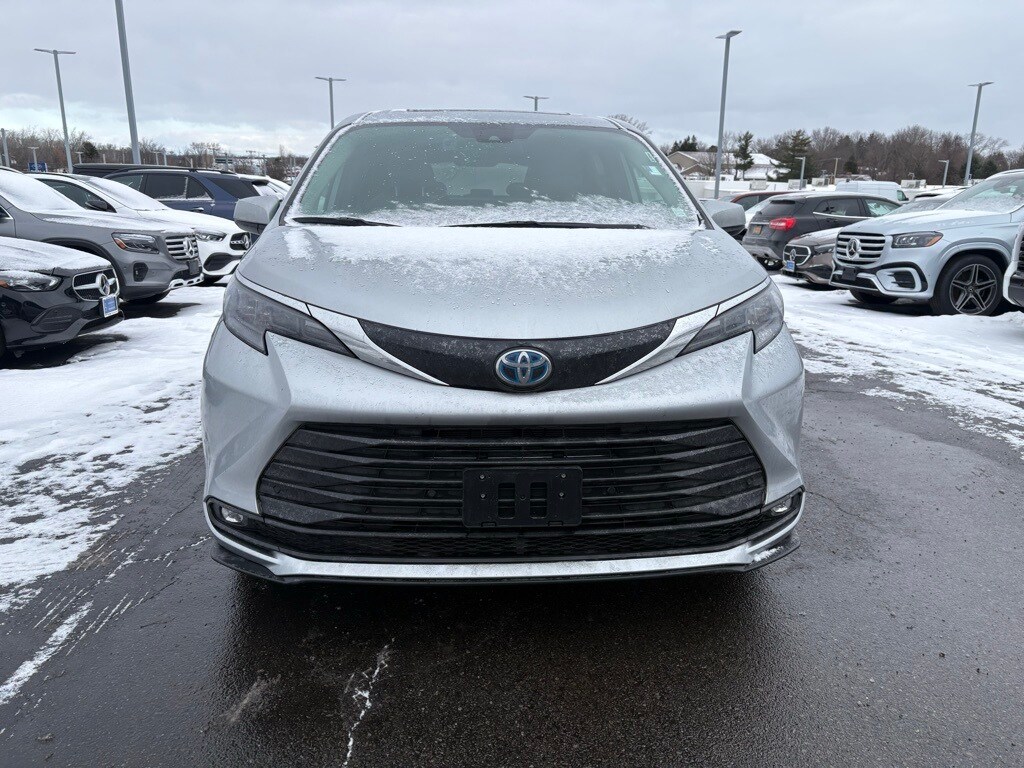 Used 2025 Toyota Sienna XLE 7 Passenger Van Passenger Van