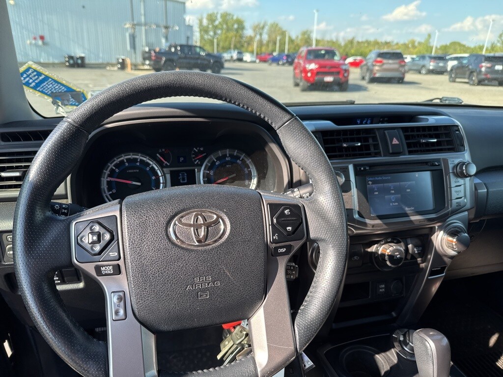 2018 Toyota 4Runner SR5 Premium photo 3