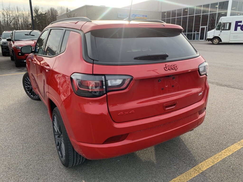 2022 Jeep Compass Limited photo 2