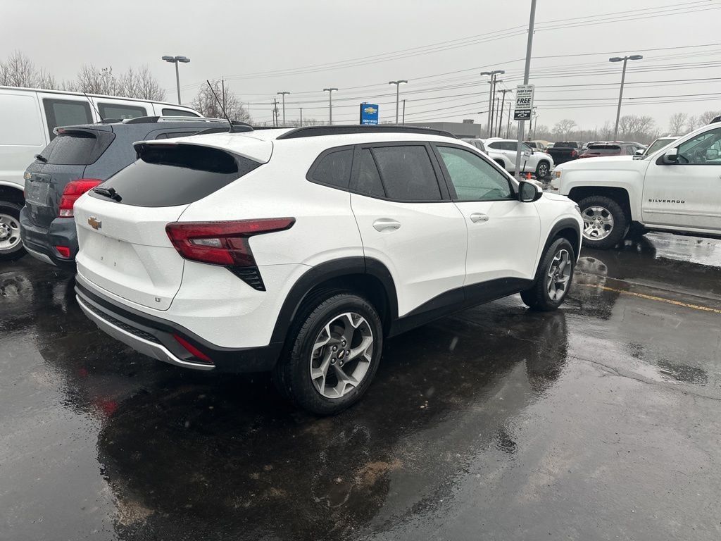Used 2024 Chevrolet Trax LT SUV