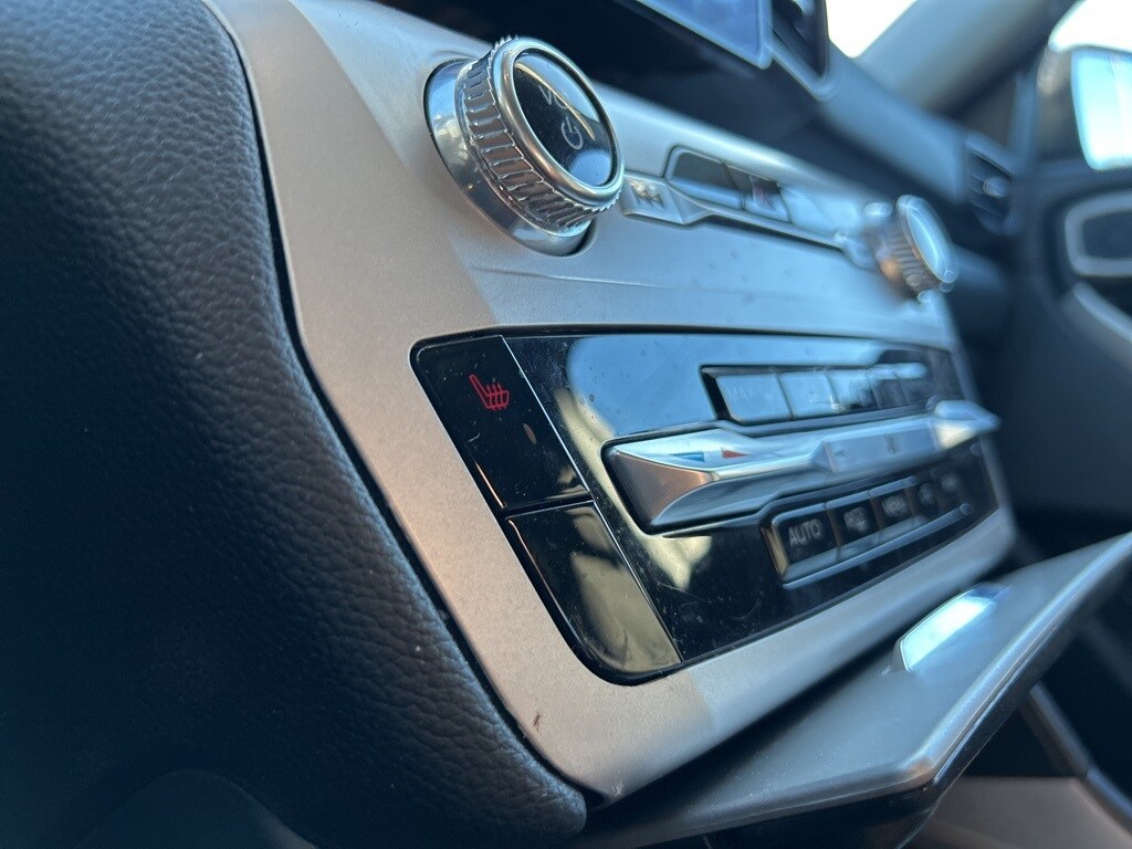 2023 Ford Explorer XLT photo 2