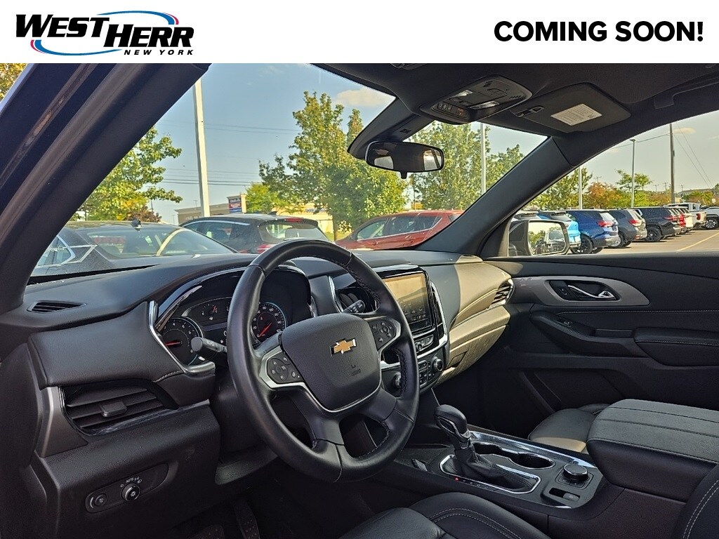 2023 Chevrolet Traverse Leather photo 2