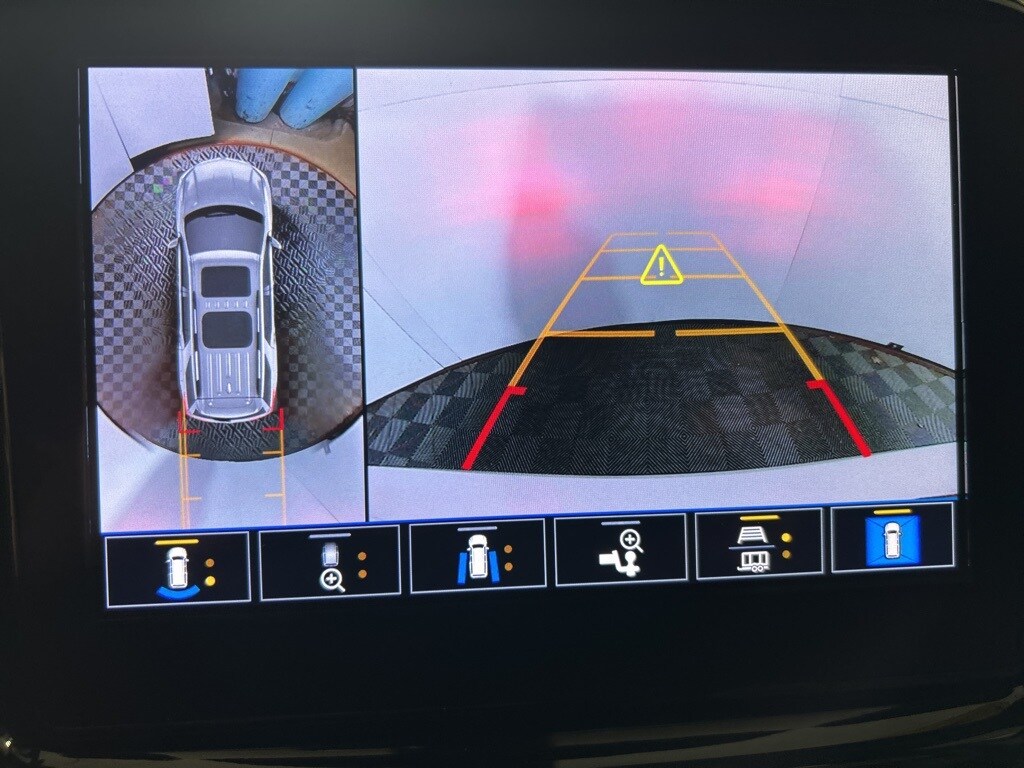 Used 2023 Chevrolet Traverse LT Leather SUV