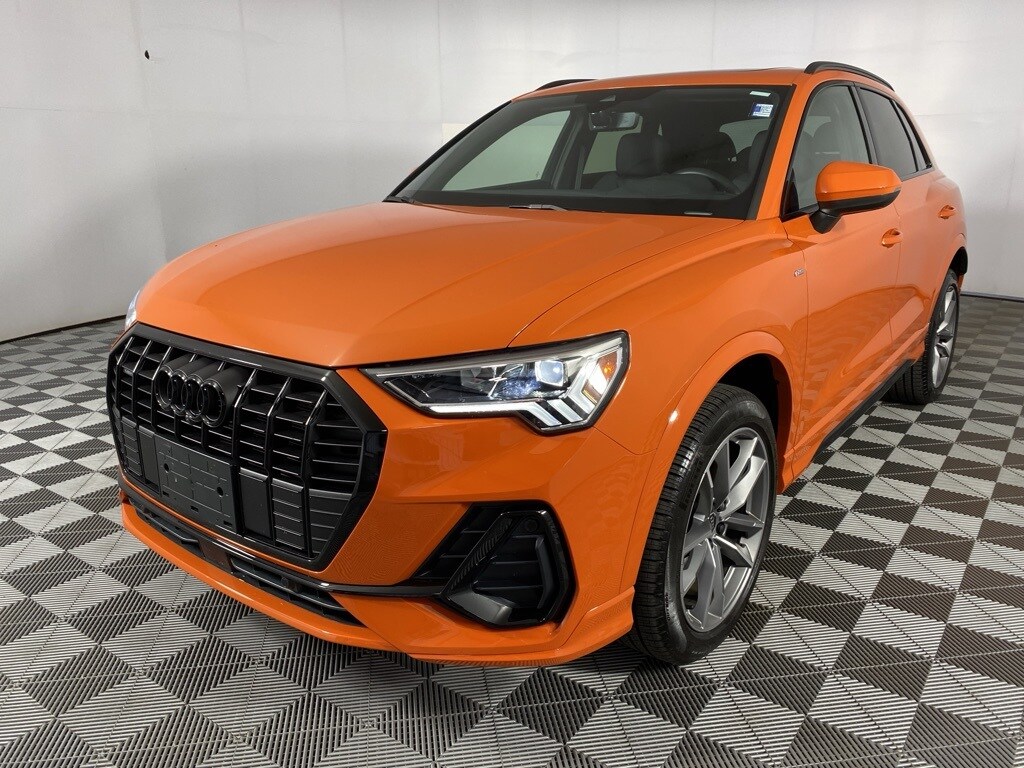 2024 Audi Q3 45 TFSI S line Premium photo 4