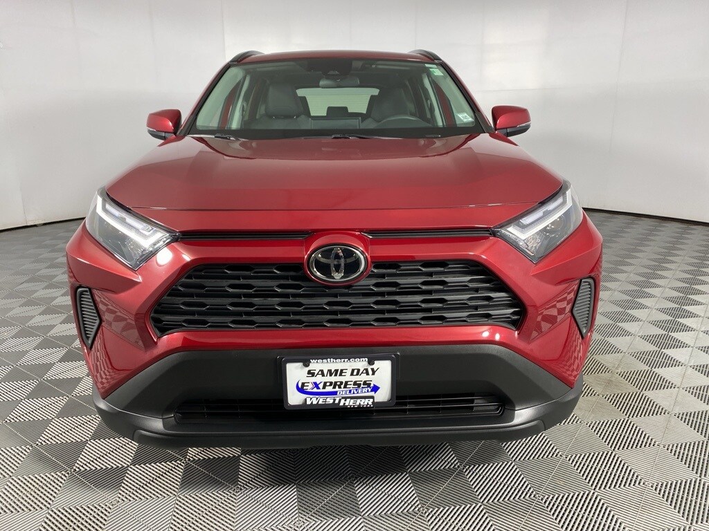 2023 Toyota RAV4 XLE photo 2
