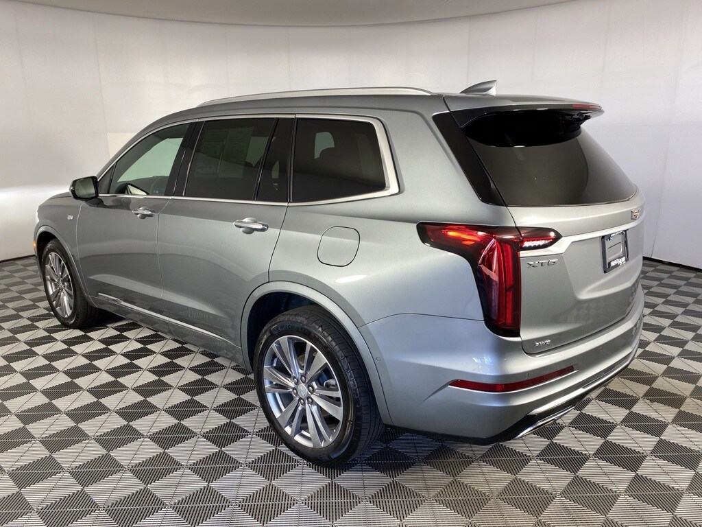 2024 Cadillac XT6 Premium Luxury photo 3
