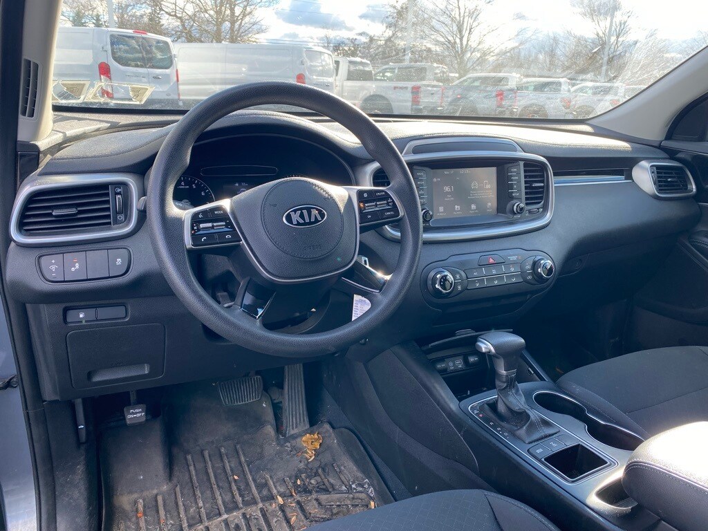 2020 Kia Sorento LX photo 3