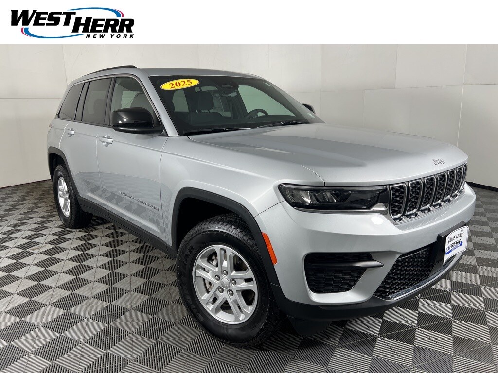 Used 2025 Jeep Grand Cherokee Laredo SUV