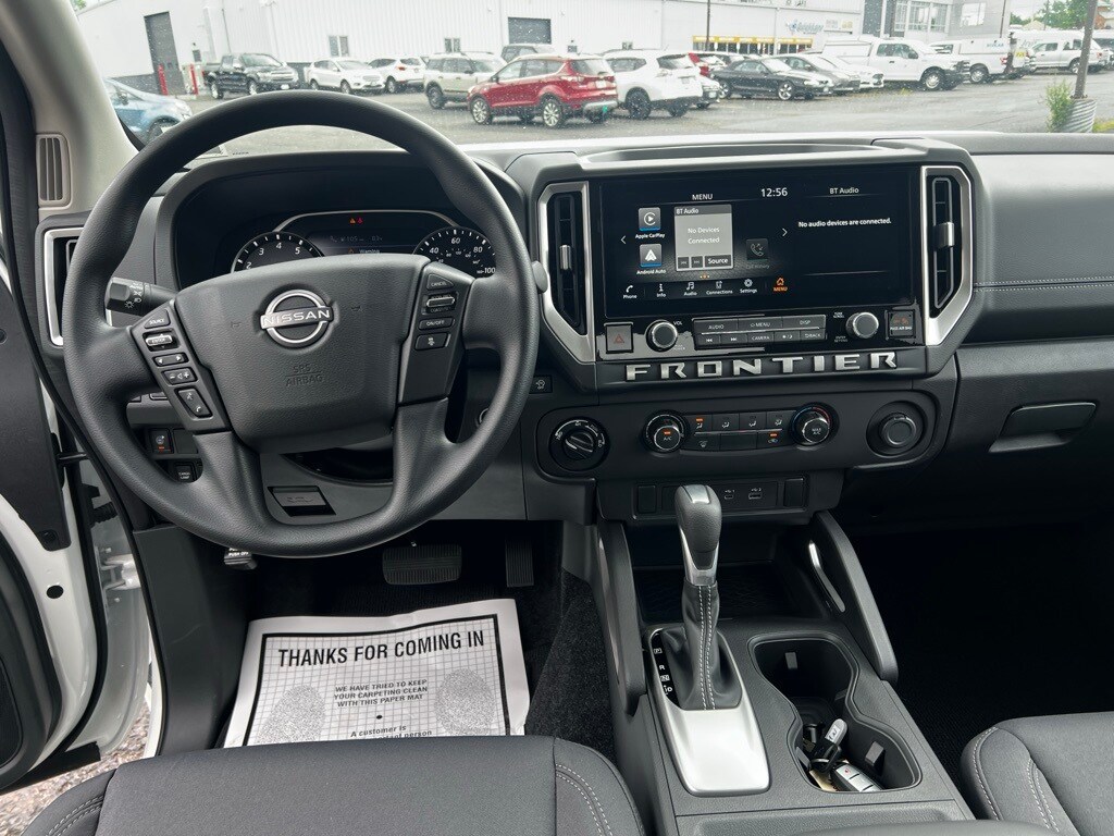 2025 Nissan Frontier SV photo 2