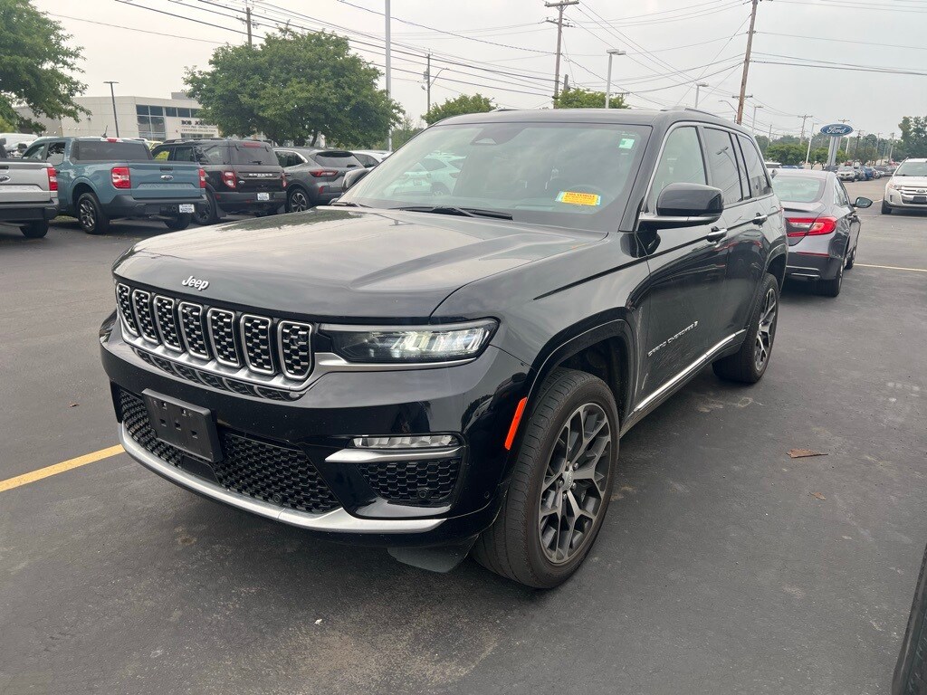 2022 Jeep Grand Cherokee Summit photo 2