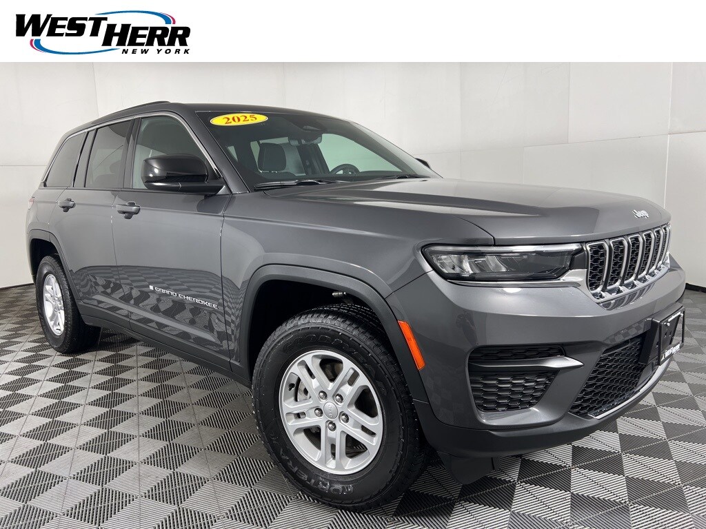 Used 2025 Jeep Grand Cherokee Laredo SUV