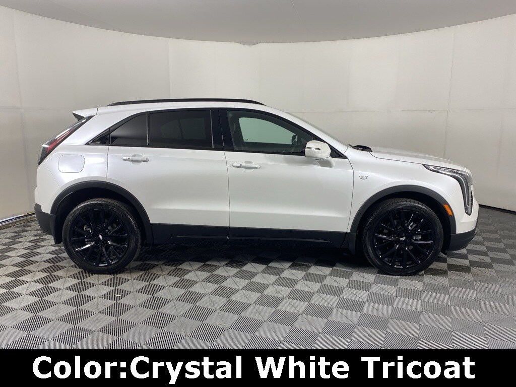 2023 Cadillac XT4 Sport photo 3