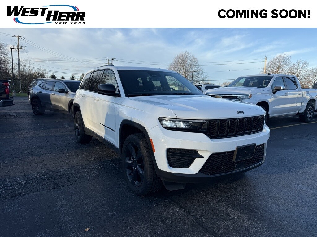 Used 2025 Jeep Grand Cherokee Laredo SUV