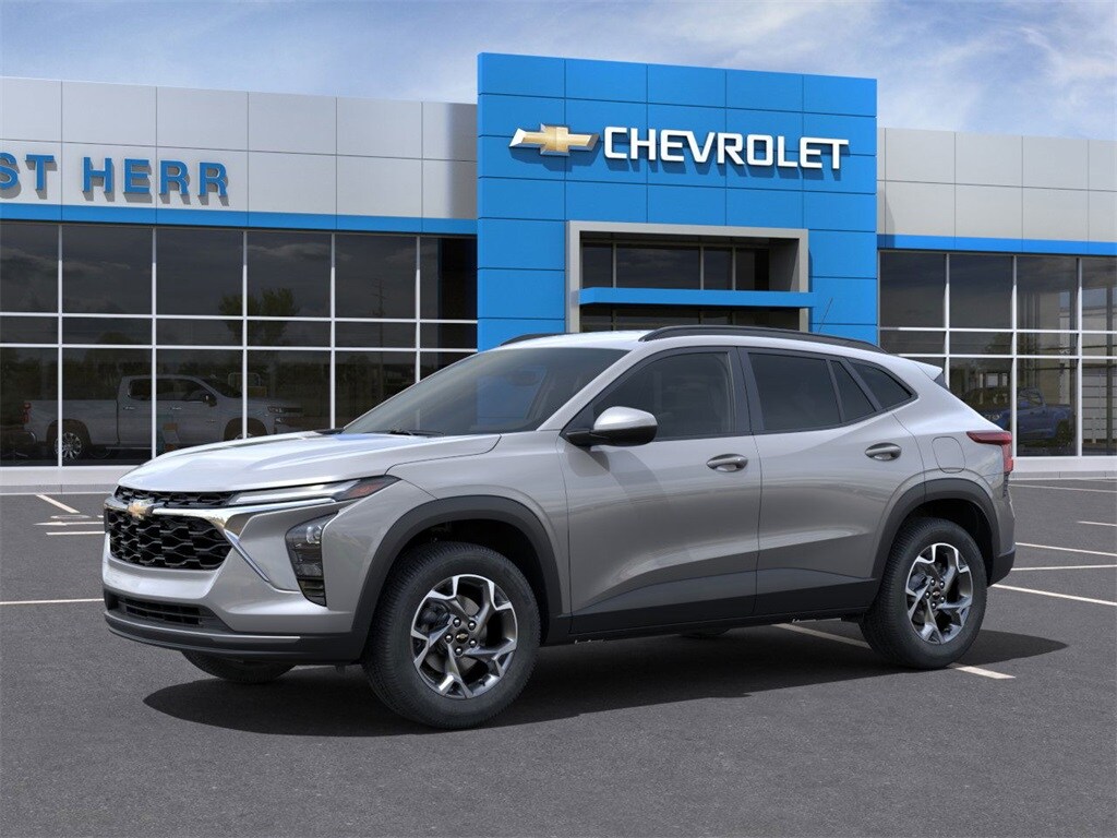 2025 Chevrolet Trax LT photo 2
