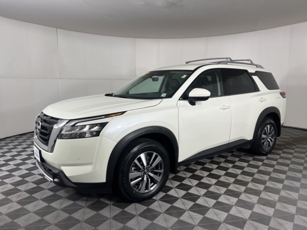 Used 2024 Nissan Pathfinder SL SUV