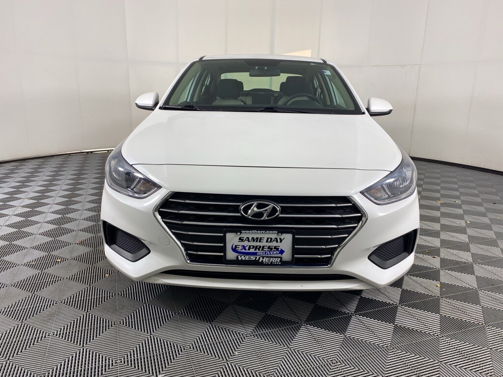2022 Hyundai Accent SE photo 2