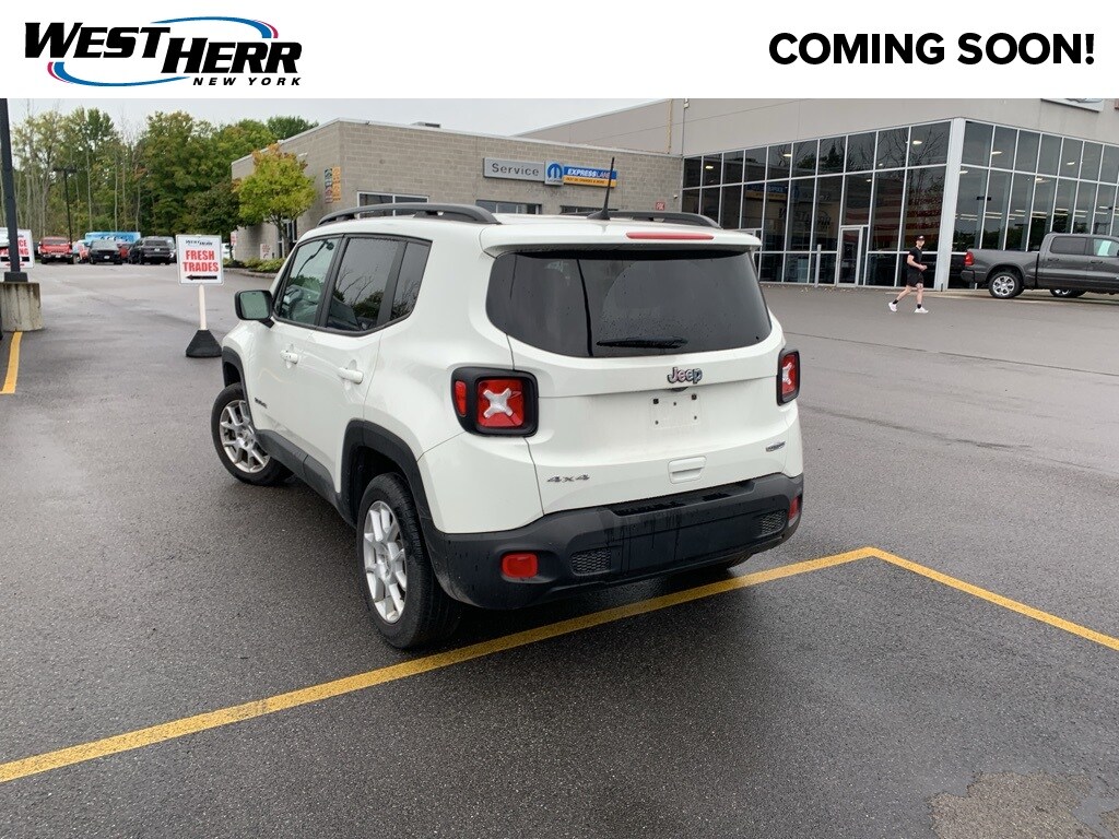 2022 Jeep Renegade Latitude photo 2