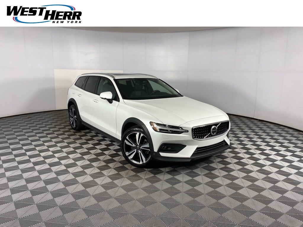 Used 2023 Volvo V60 Cross Country B5 AWD Plus Wagon