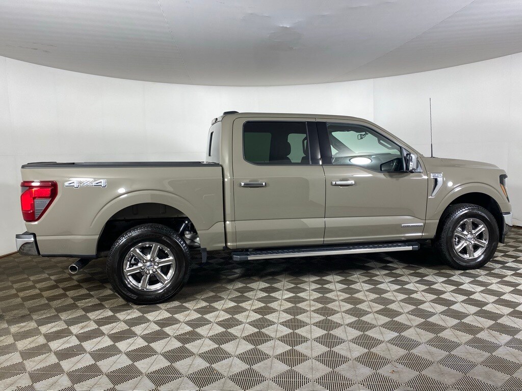 2025 Ford F-150 XLT photo 2