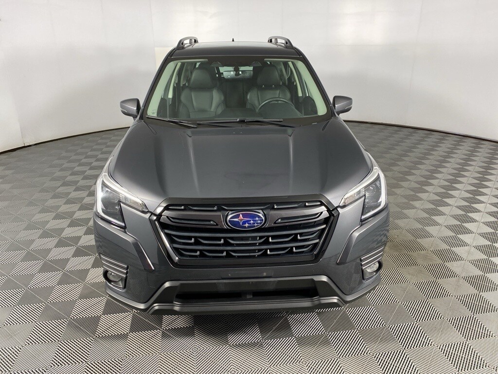 2023 Subaru Forester Limited photo 2