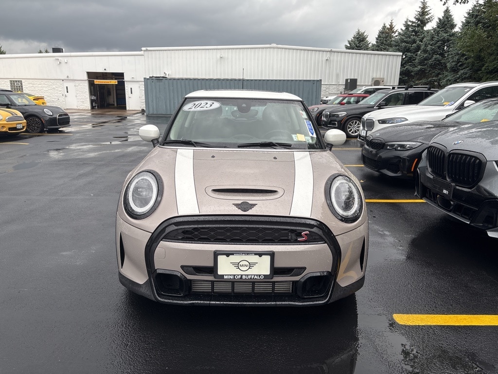 2023 Mini Cooper 2 Door Hardtop photo 2