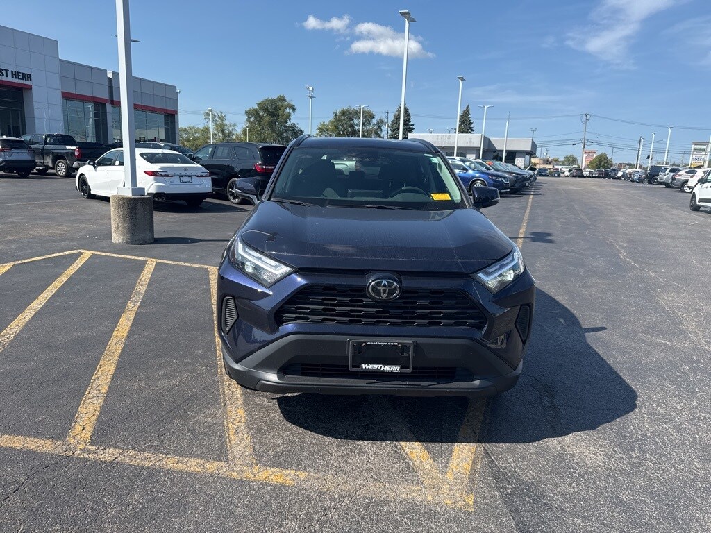2024 Toyota RAV4 XLE photo 2