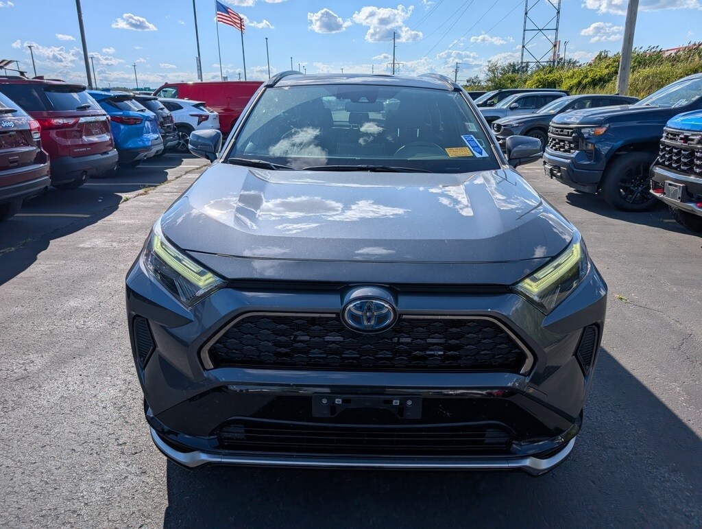 2024 Toyota RAV4 Prime SE photo 2