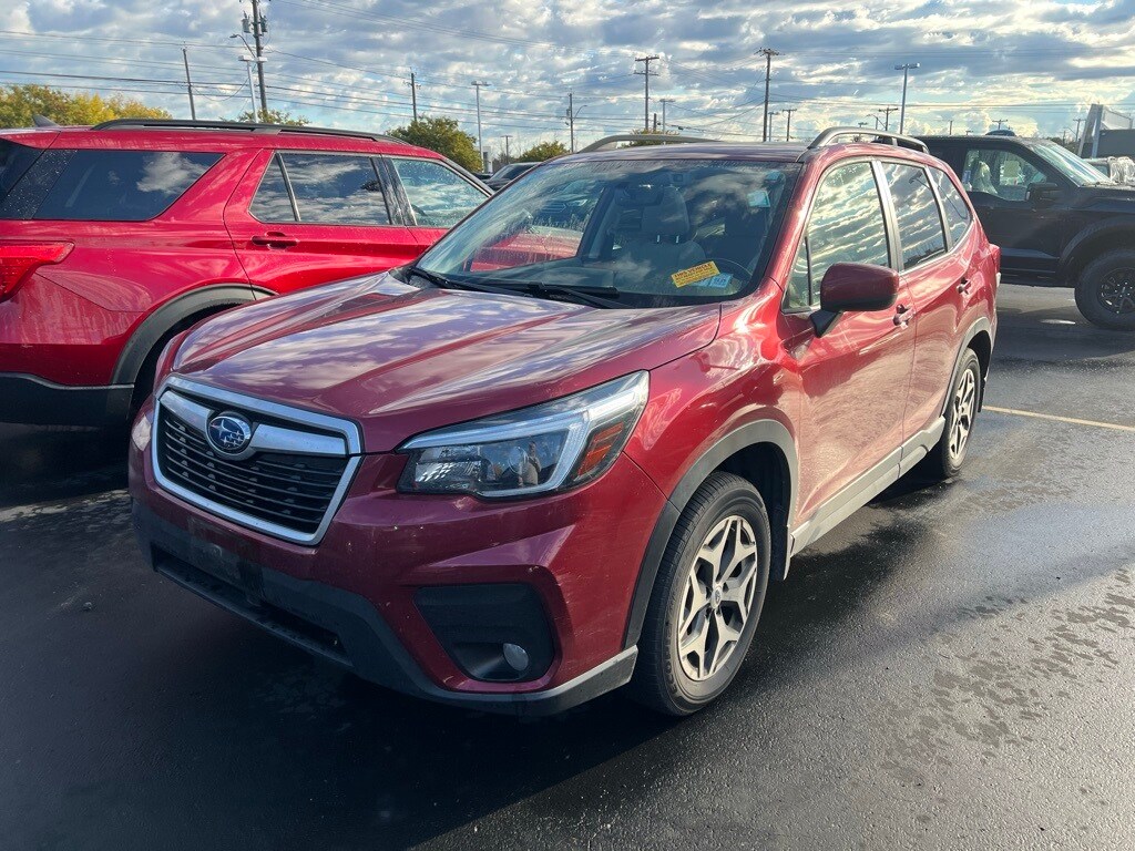 2021 Subaru Forester Premium photo 4