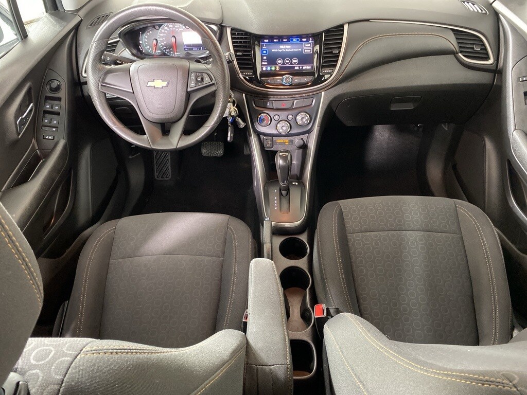 2020 Chevrolet Trax LS photo 2