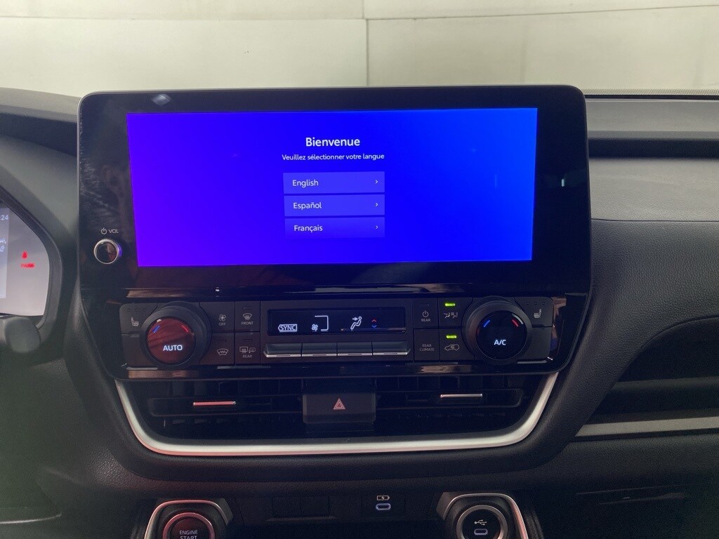 2024 Toyota Grand Highlander XLE photo 3