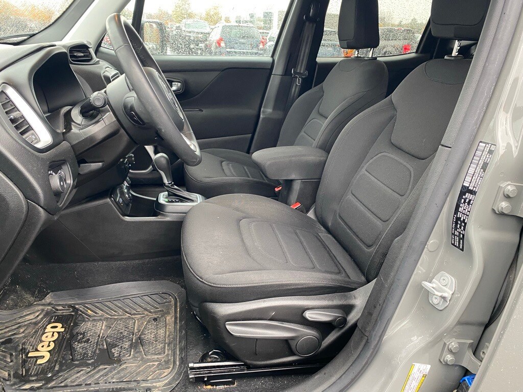 2020 Jeep Renegade Latitude photo 2