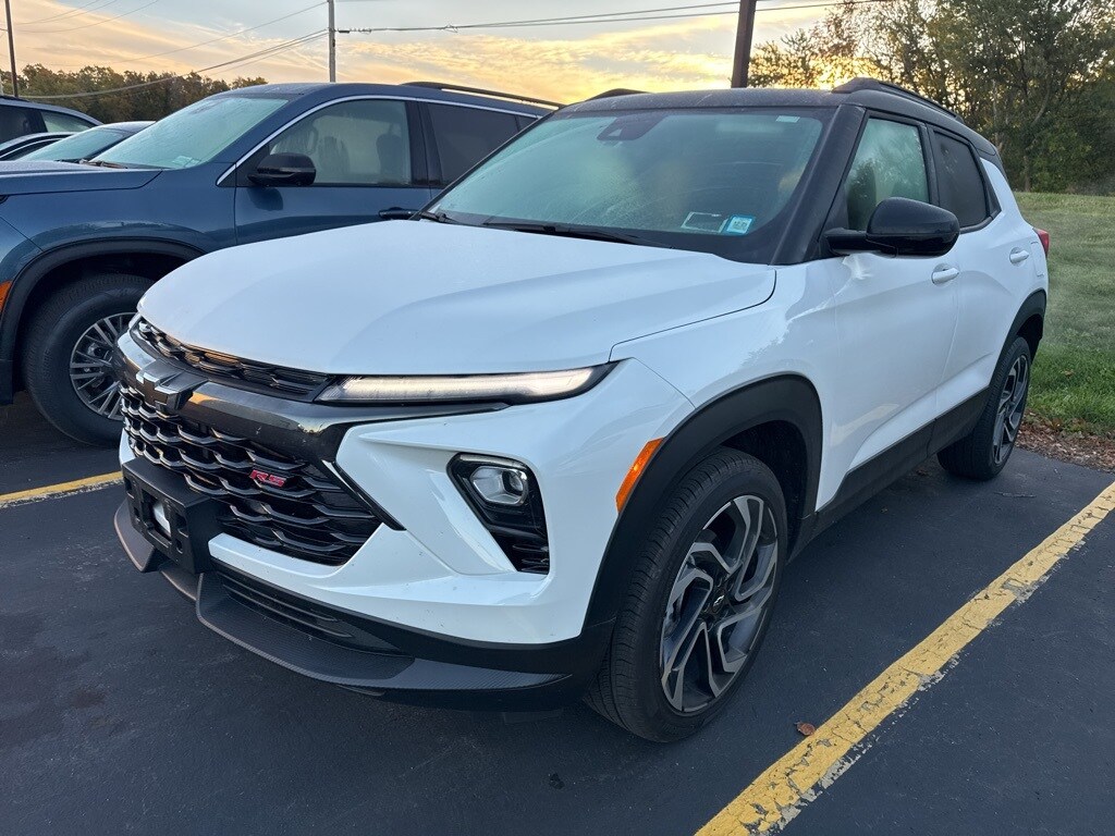2025 Chevrolet Trailblazer RS photo 2