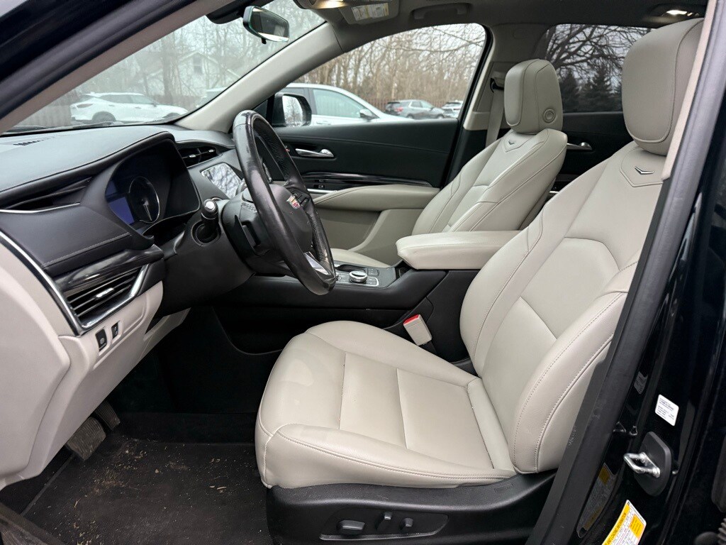 Used 2019 CADILLAC XT4 Luxury SUV