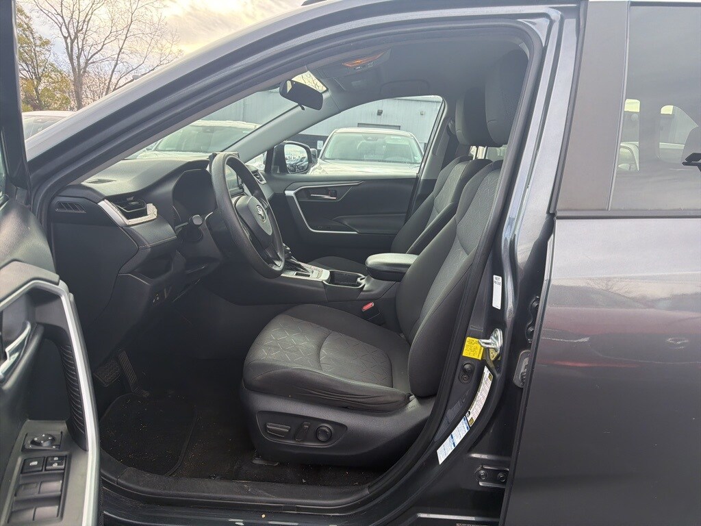 Used 2021 Toyota RAV4 XLE SUV